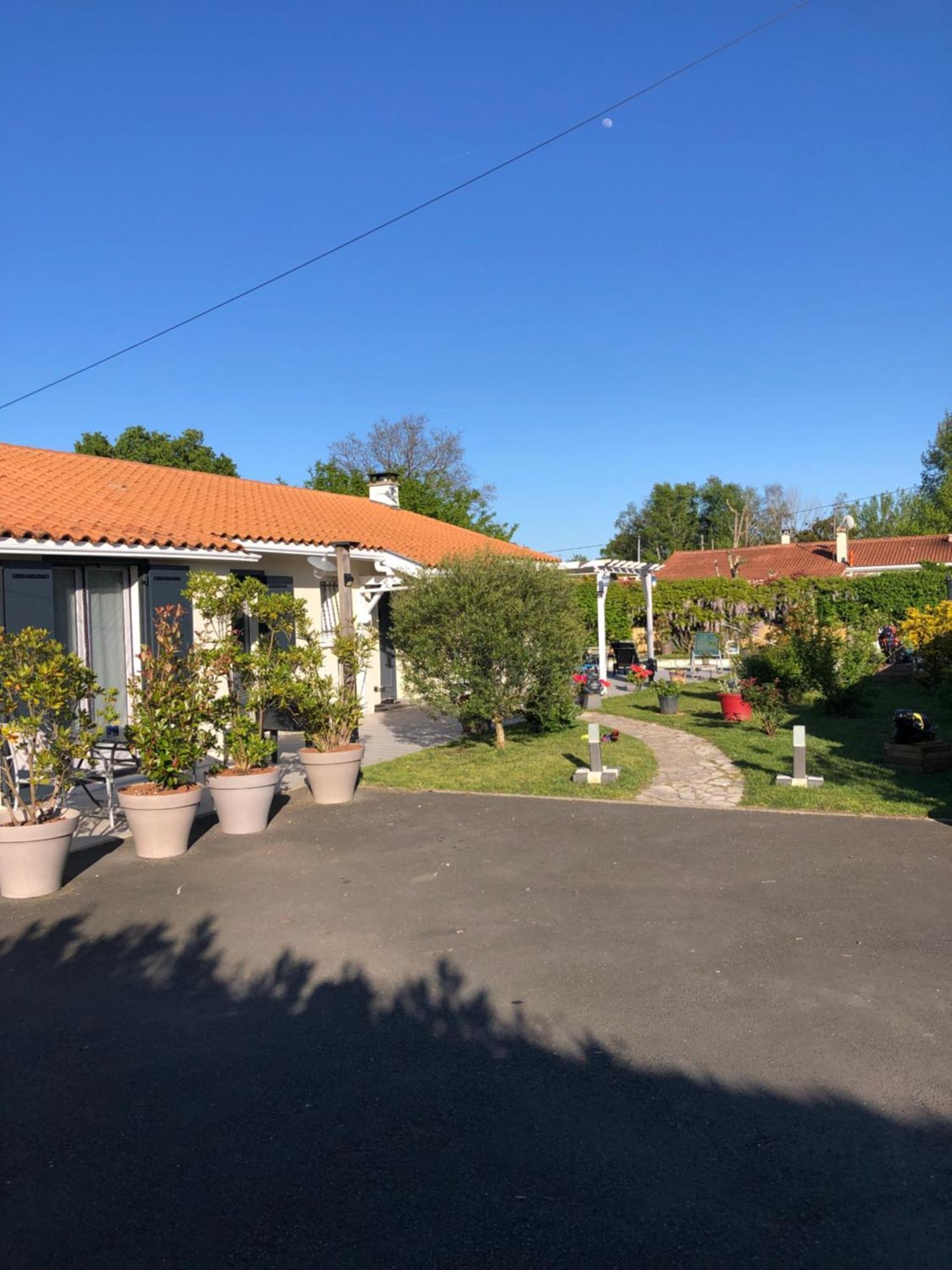 Bed and Breakfast La Pepiniere Saint-Sulpice-et-Cameyrac Exterior foto
